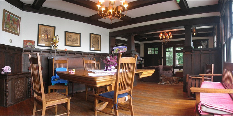 8163 dining 1