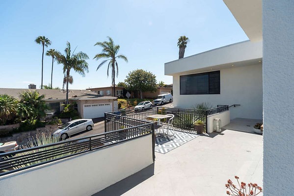 10561 porch 2