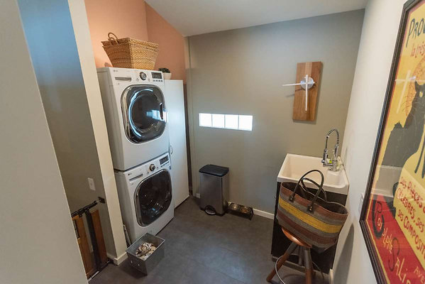 10561 laundry 1