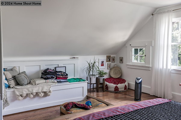49master-bedroom-alt-reverse