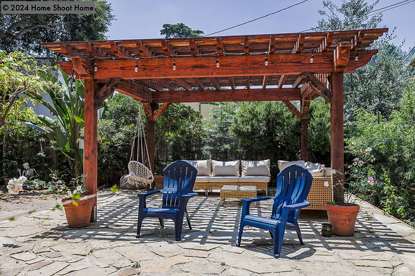 66backyard-side-view-reverse