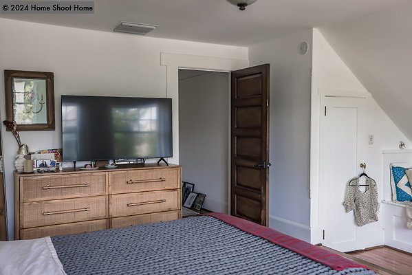 47master-bedroom-reverse