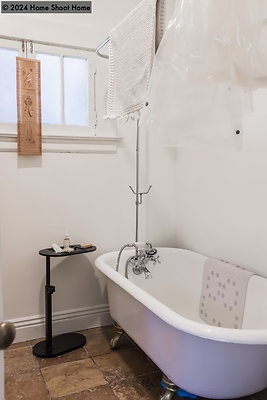 24bathroom1