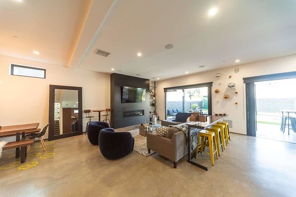 13972 living 3