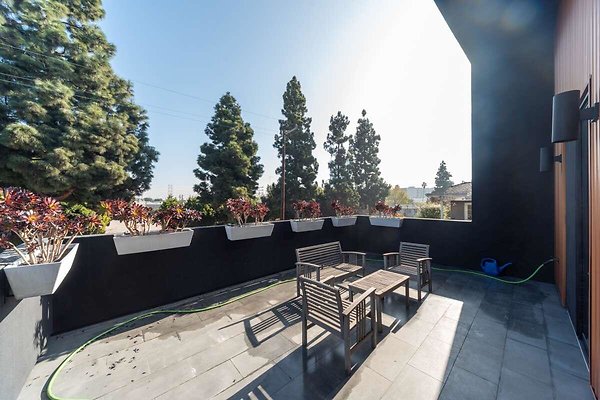 13972 balcony 2