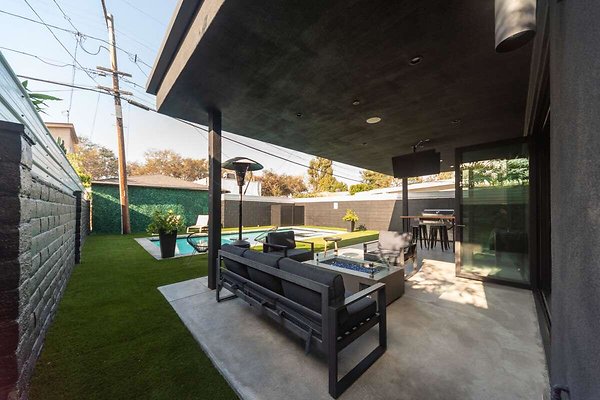13972 patio 2