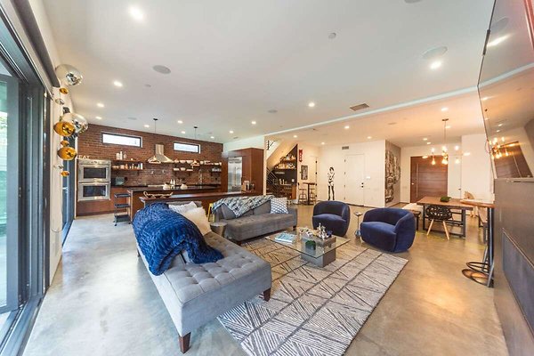 13972 living 8
