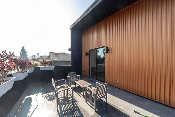 13972 balcony 1