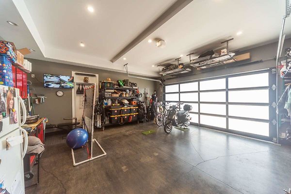 13972 garage 1