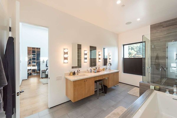 13972 bath 1
