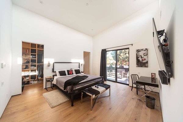 13972 bed 4