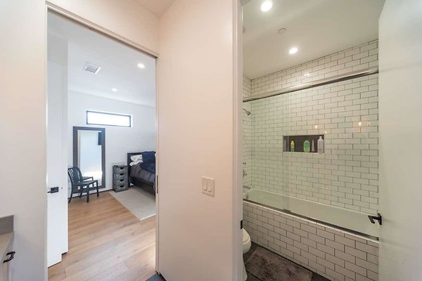 13972 bath 6