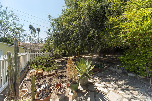 13768 patio 13