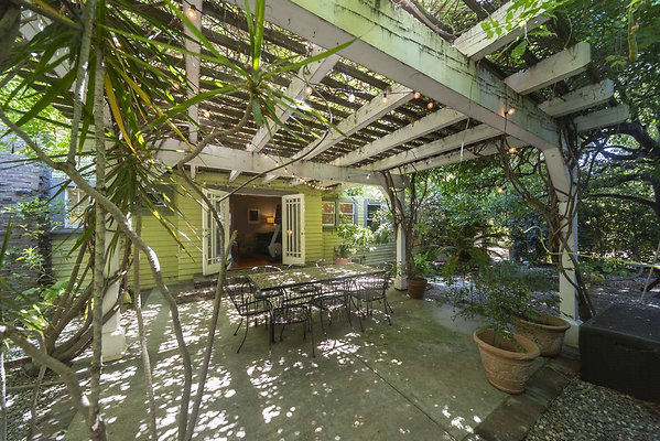 13768 patio 6