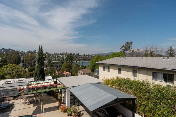 13275 balcony 5
