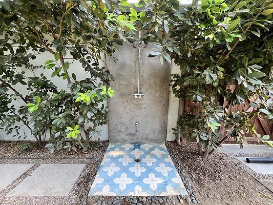 13714 garden 1