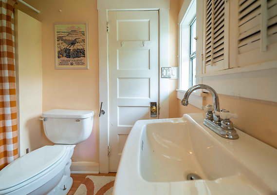 12550 bath 4