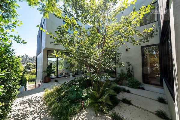 11739 patio 4