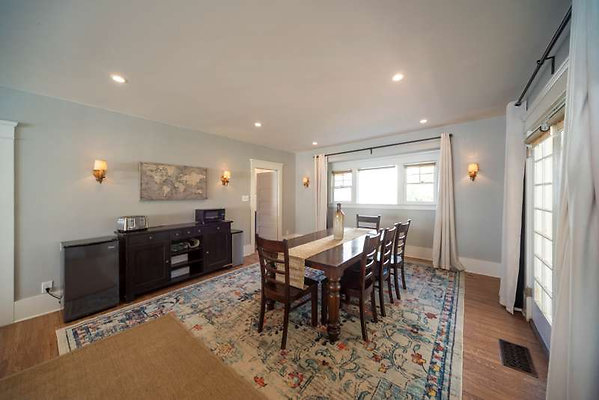 12511 dining 3