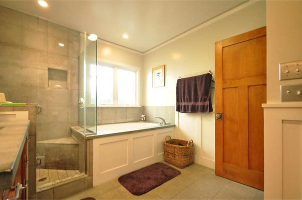 9301 bath 2