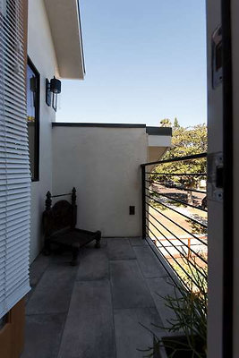 9910 balcony 1