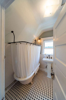 12740 bath 1