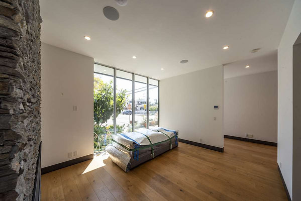 13305 living 3