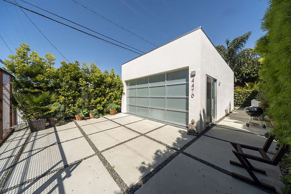13305 garage 2