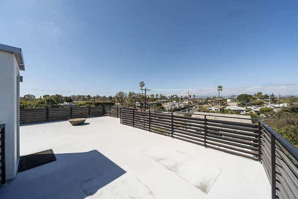 13305 balcony 1
