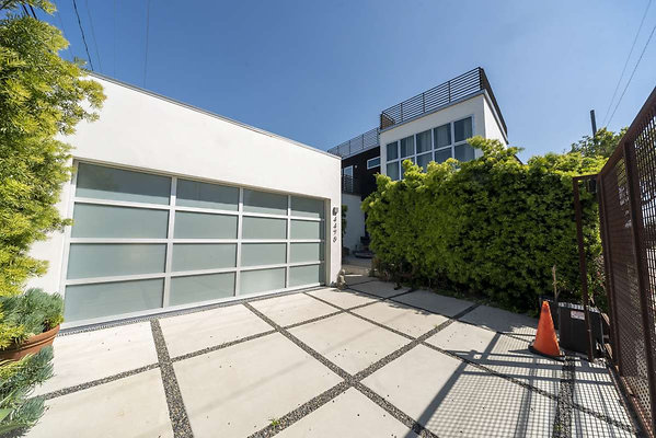 13305 garage 1