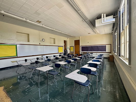 van nuys ms 034