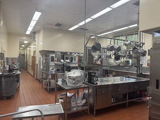 van nuys ms 084
