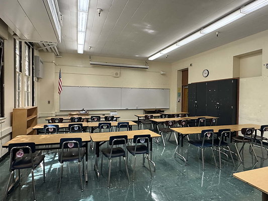 van nuys ms 027