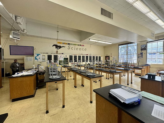 van nuys ms 100