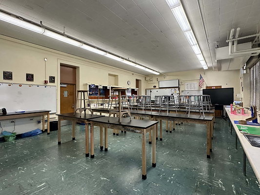 van nuys ms 043