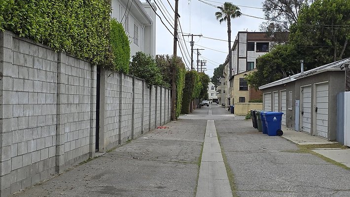 a-Alley S of Riverside208