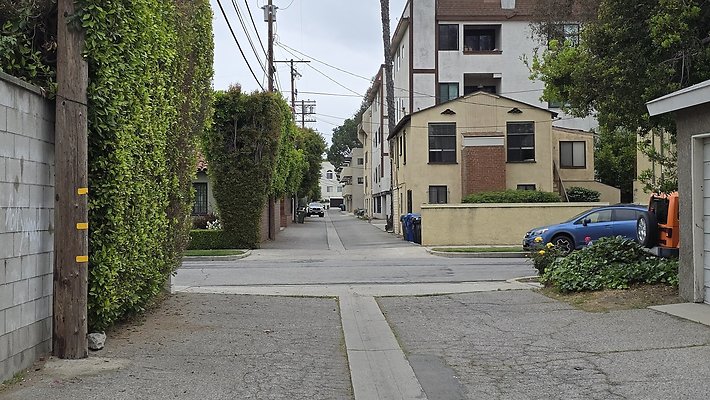 a-Alley S of Riverside210