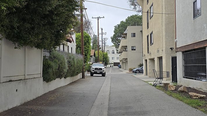 a-Alley S of Riverside215