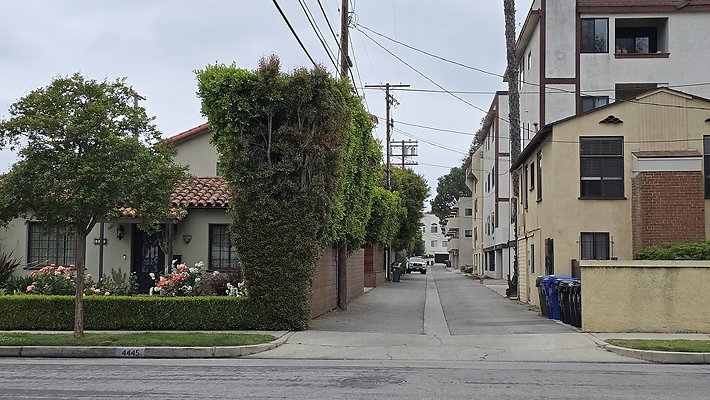 a-Alley S of Riverside211