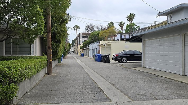 a-Alley S of Riverside205