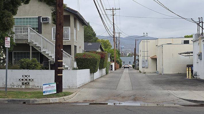 a-alley N of Magnolia175