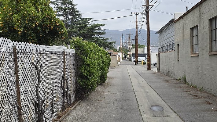 a-alley N of Magnolia180