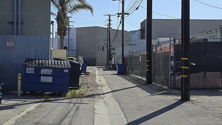 a-Alley N of Centinela Teale to Major578