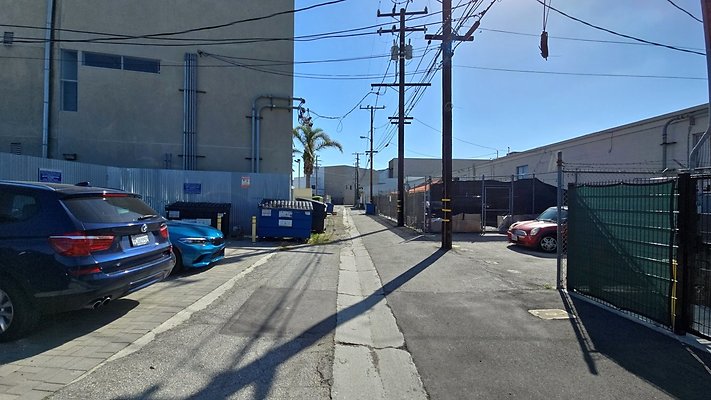 a-Alley N of Centinela Teale to Major580