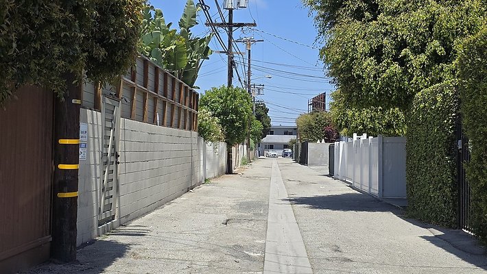 a-Alley N of Jefferson Randall to Inglewood602