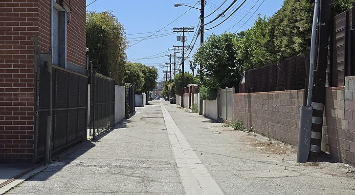 a-Alley N of Jefferson Randall to Inglewood609