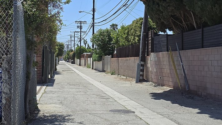 a-Alley N of Jefferson Randall to Inglewood606