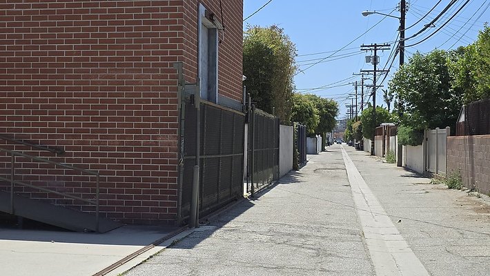 a-Alley N of Jefferson Randall to Inglewood608