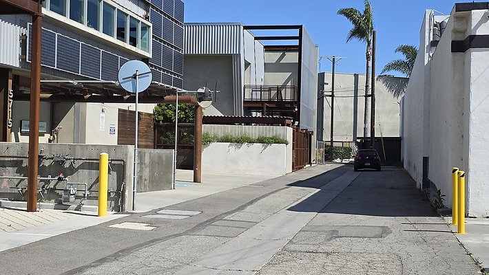 a-Alley N of Centinela Major to Mesmer554