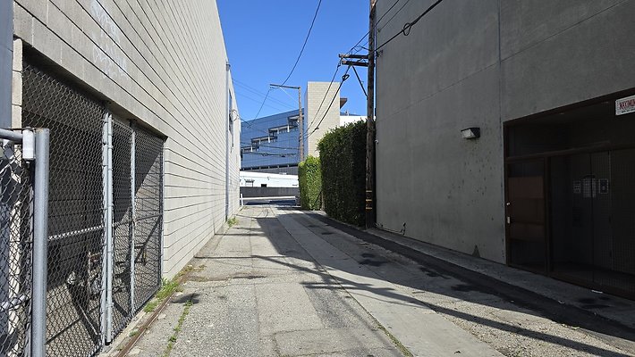 a-Alley N of Centinela Major to Mesmer561